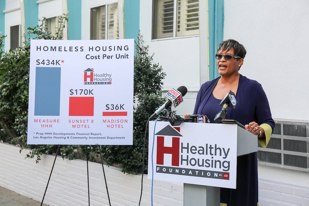 La Fundación HEALIDA DE SIDA responde a la emergencia sin hogar de L.A.